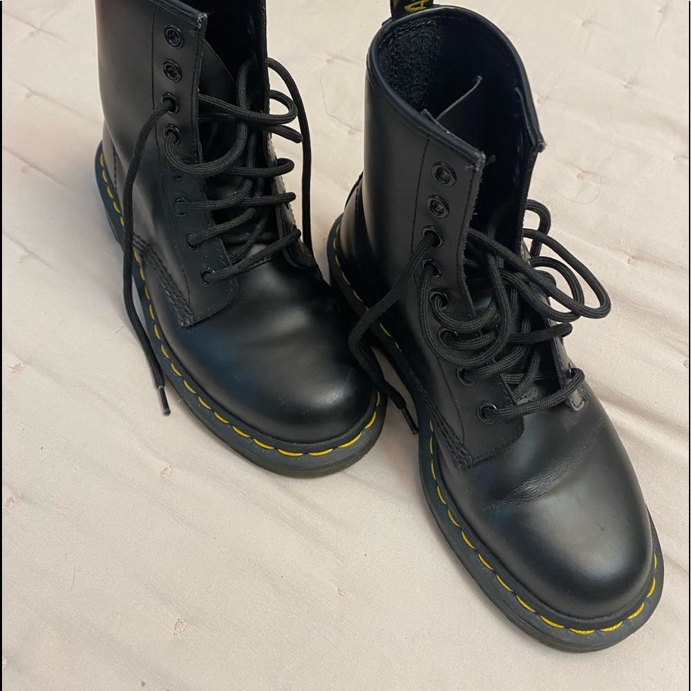 Dr Martens all leather black booties size 5.5